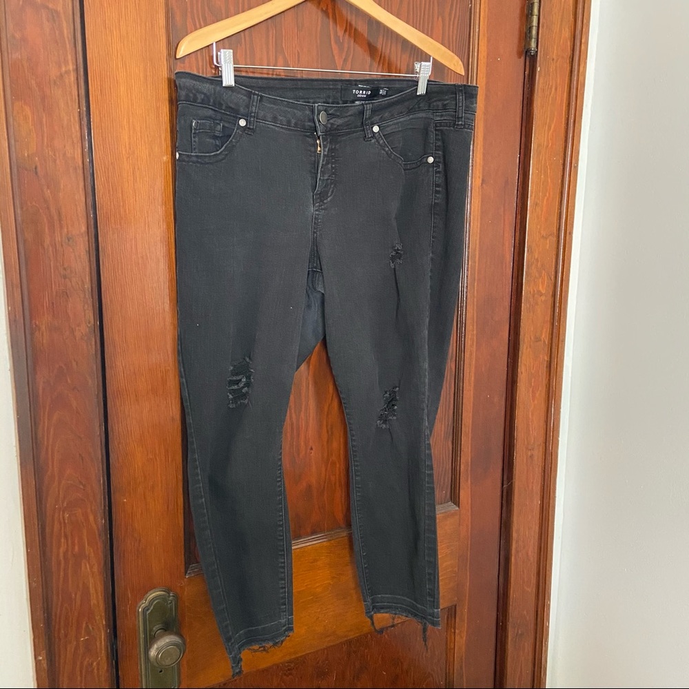 Torrid: Distressed Black Jeans, Size 18